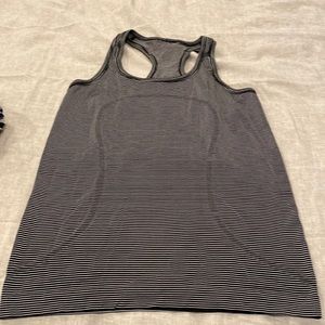Lululemon razorback tank